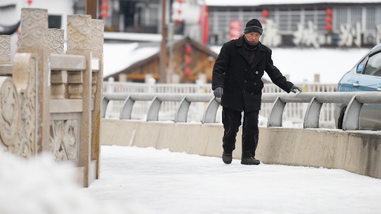 中央氣象臺2月24日18時繼續發布低溫黃色預警