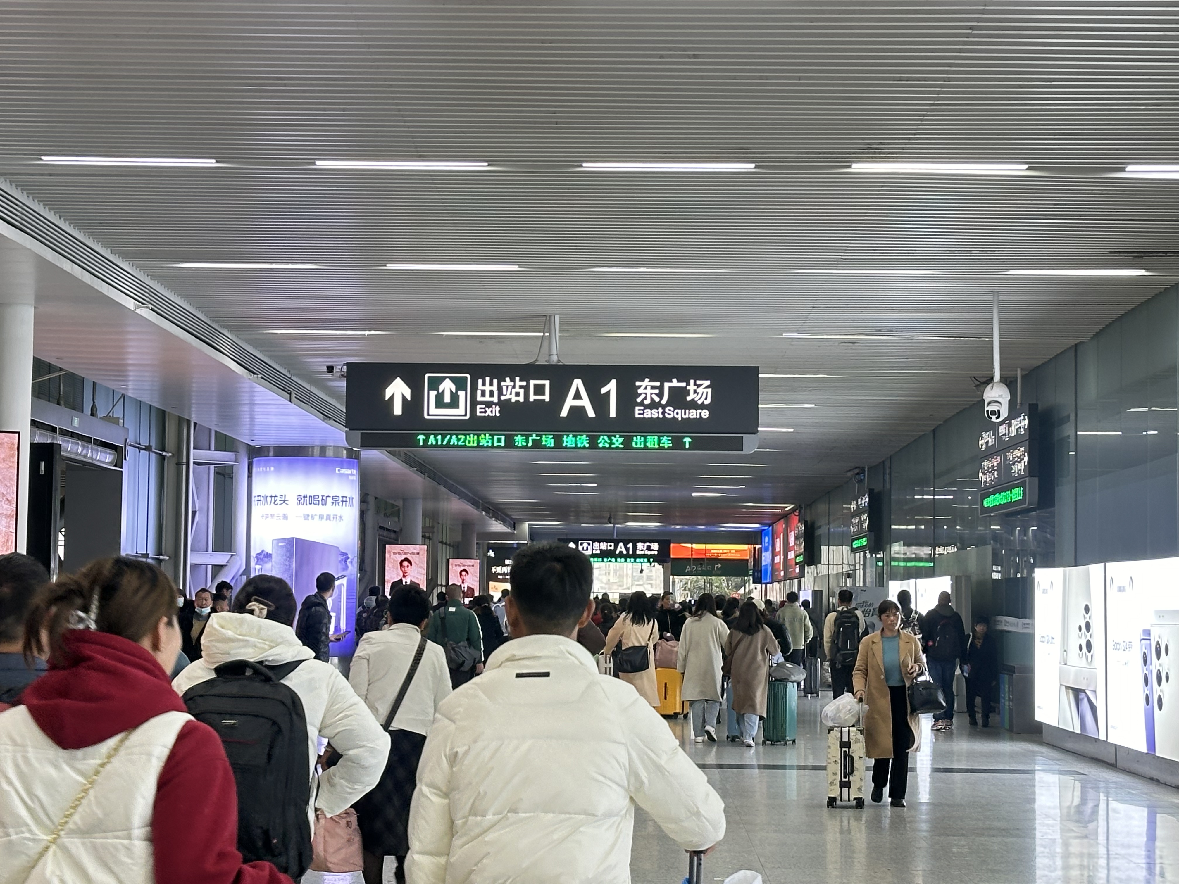 深圳鐵路：本周末還有一波春運客流高峰，進京列車需 「二次安檢」