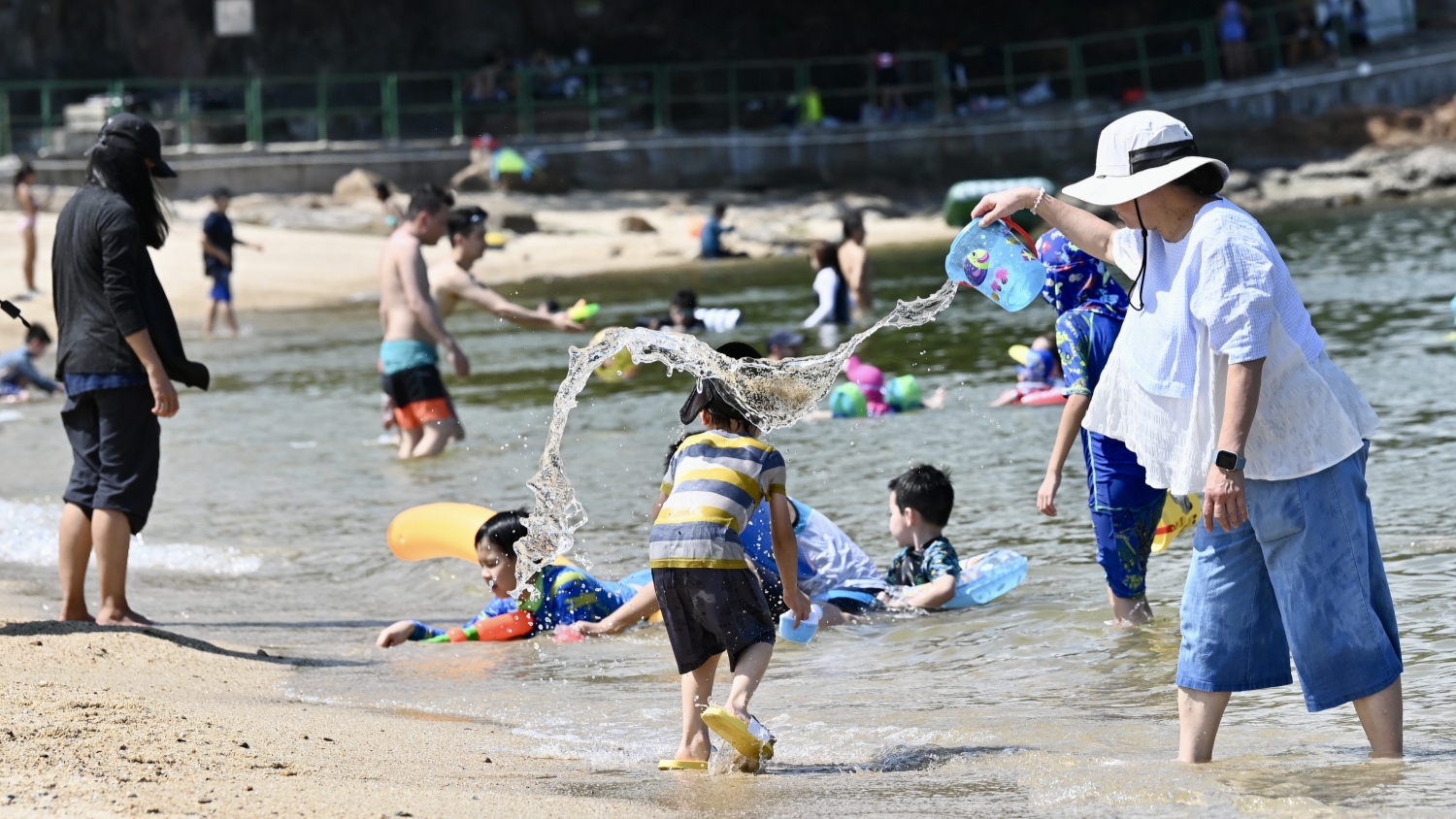 赤柱正灘等4個泳灘懸掛紅旗 康文署提醒市民請勿游泳