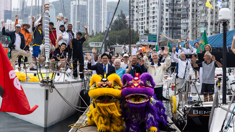 2024中國(guó)海帆船賽維港起航 霍啟剛點(diǎn)睛醒獅 祝願(yuàn)參賽船隊(duì)一帆風(fēng)順