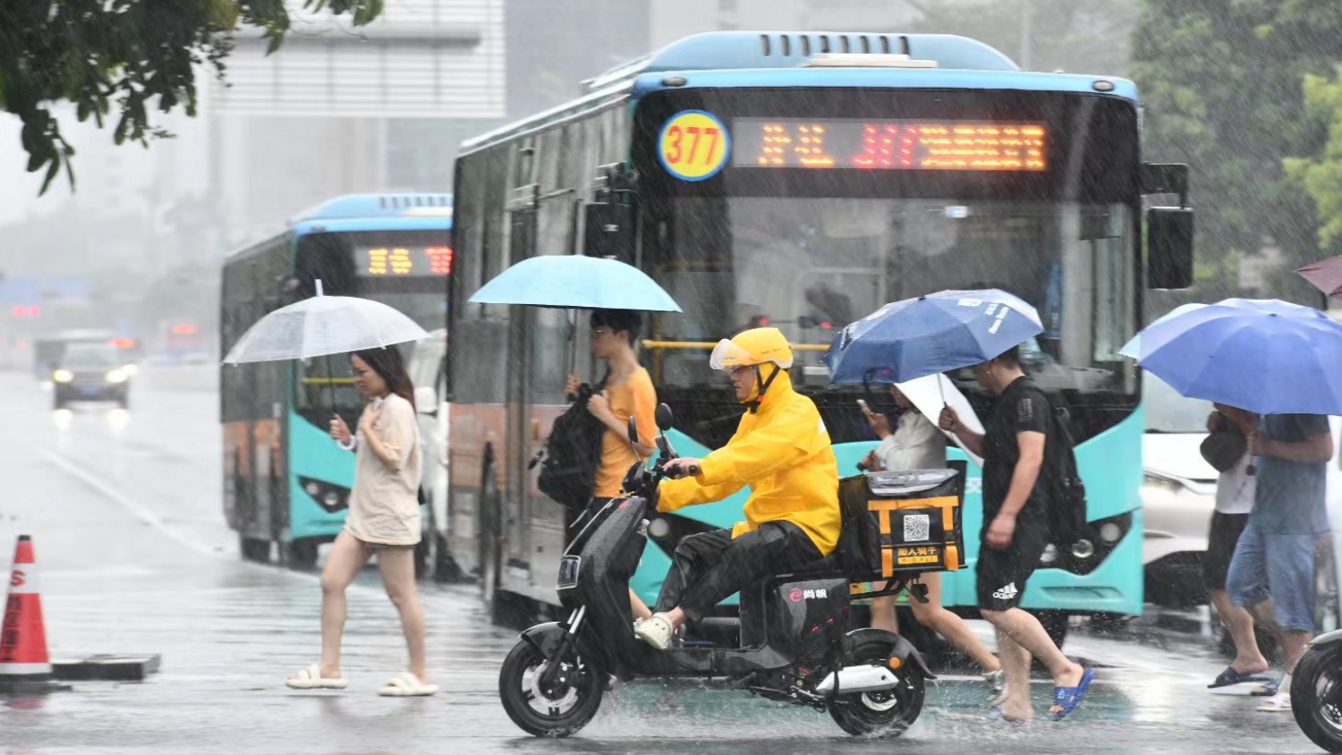 深圳市發(fā)布分區(qū)暴雨黃色預(yù)警信號