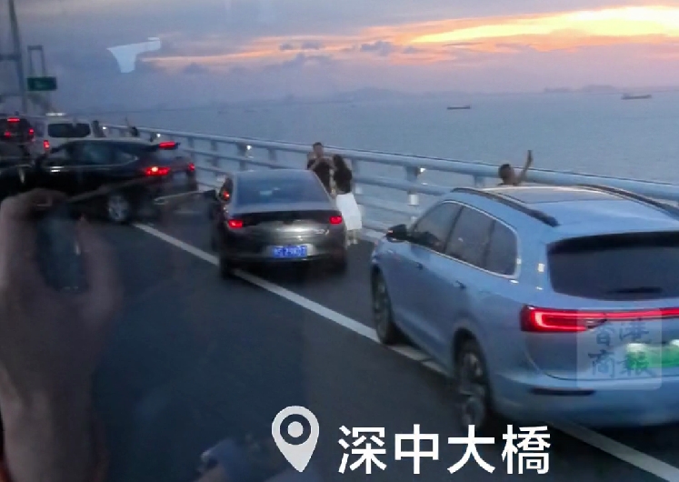 有片丨夕照深中大橋 風光無限好 橋面成打卡熱點