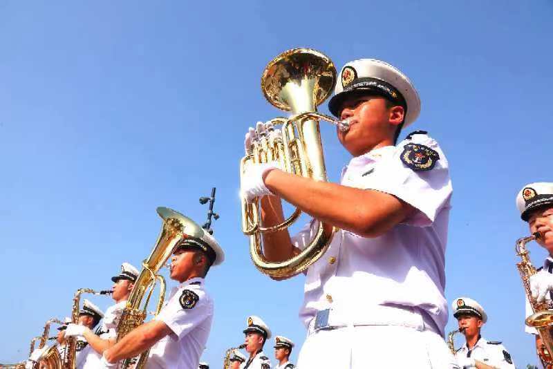 揚(yáng)帆大連！「海軍杯」國(guó)際帆船邀請(qǐng)賽舉行城市巡遊