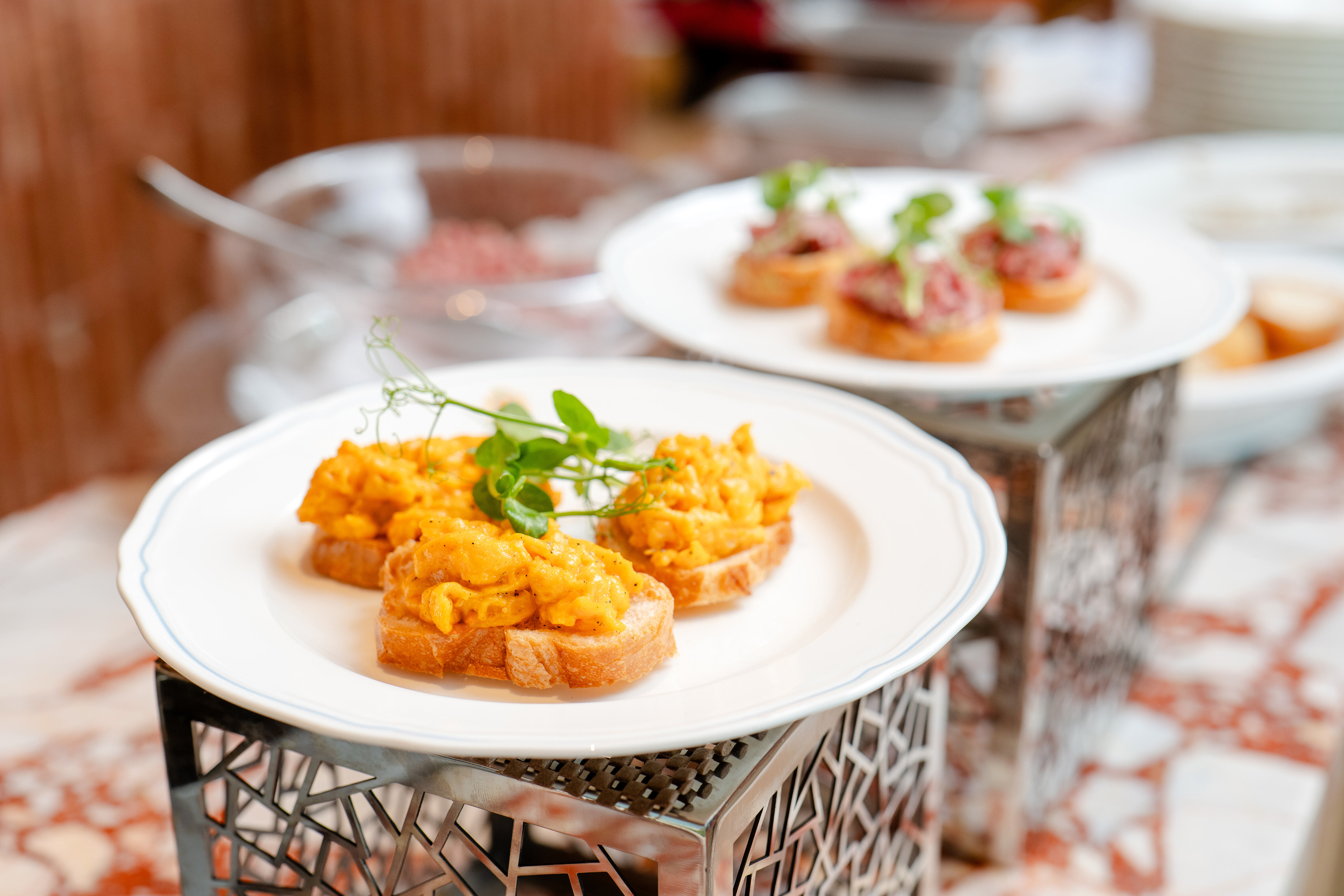 Black truffle with scrambled eggs on toast 黑松露炒蛋多士.jpg